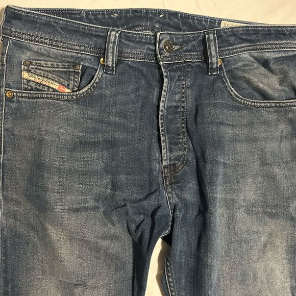 Diesel Jeans Larkee 31x32 Blue Denim Regular Fit Straight Leg Mens Jeans - Picture 8 of 16